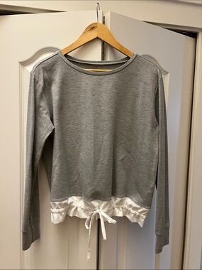 Paraphrase Heather Gray Crewneck Long Sleeve Top